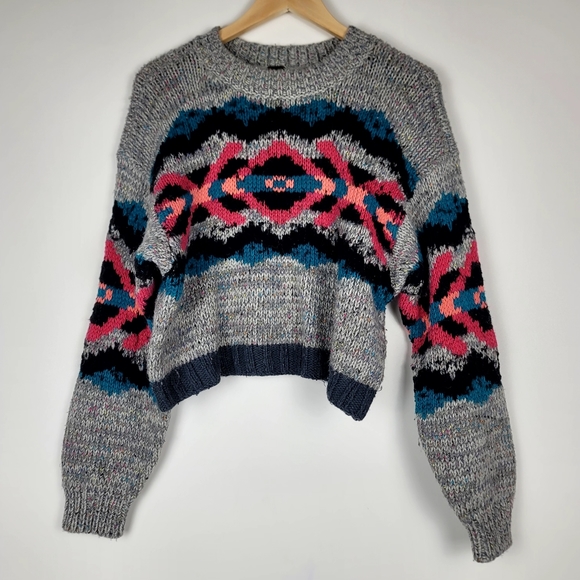 Free People Cropped Soft fuzzy pullover crew neck oversized sweater size Small - Picture 4 of 9